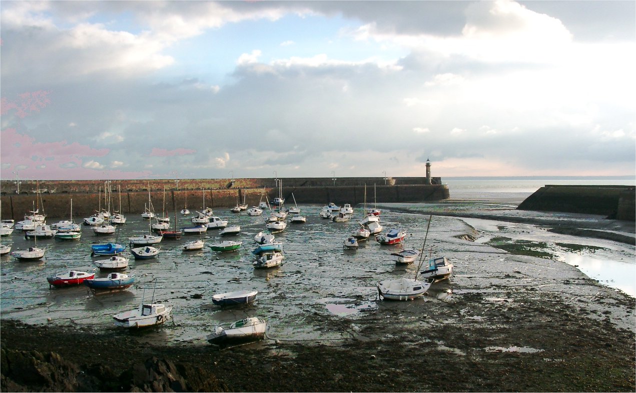 L'avant-port de Binic à marée basse