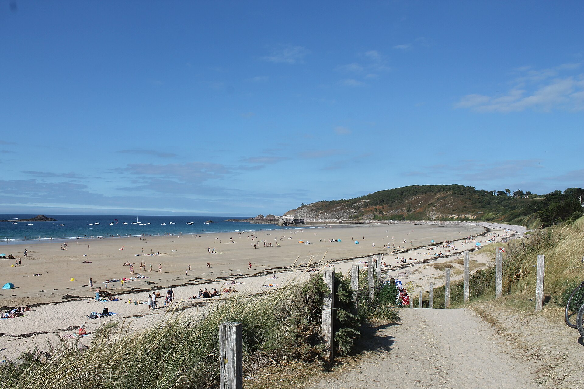 La plage de Sables-d'Or-les-Pins à Fréhel