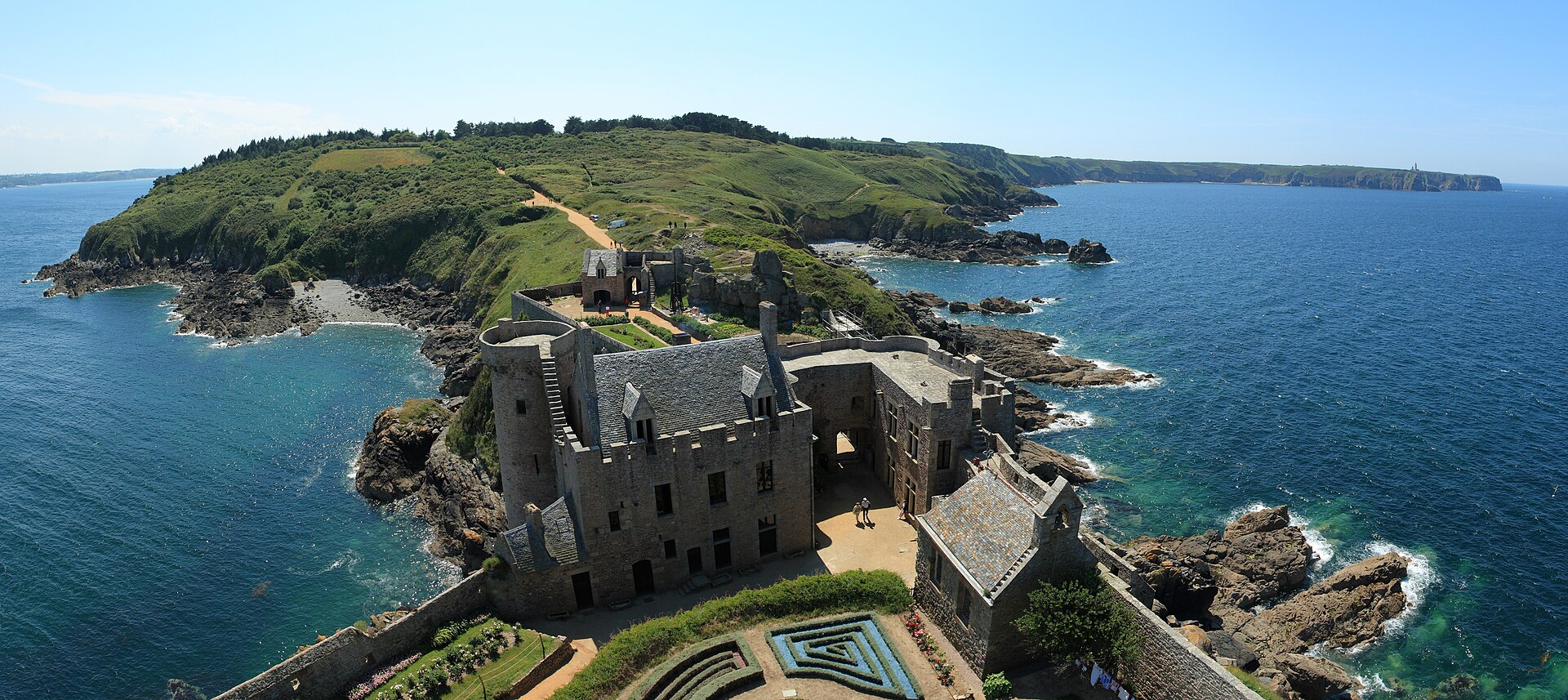 Le Fort la Latte, château fort posé sur la mer à Plévenon