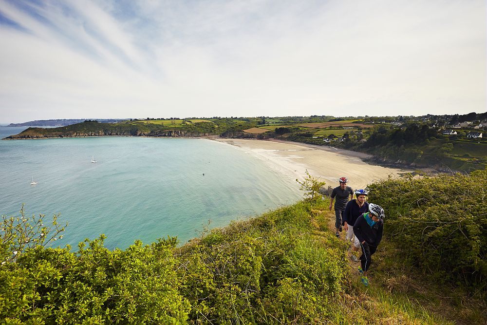 La pointe de Berjul à Plouézec, sur la route de la corniche